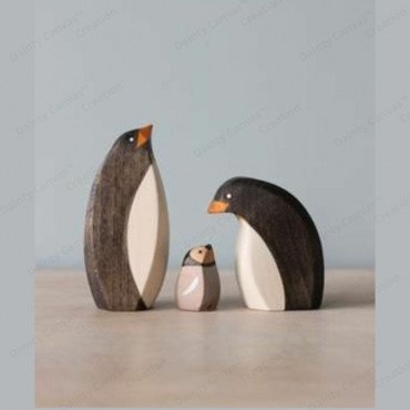 Penguin Family Sculpture 